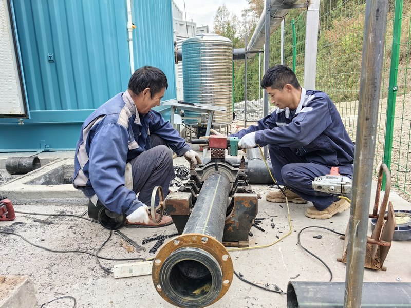 沐鸣娱乐环保：河南百川畅银新能源有限公司正在进行管道安装